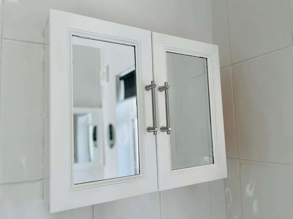 Holiday home Whitmore House By Rmr - Newly Refurbed - Modern - Parking - *